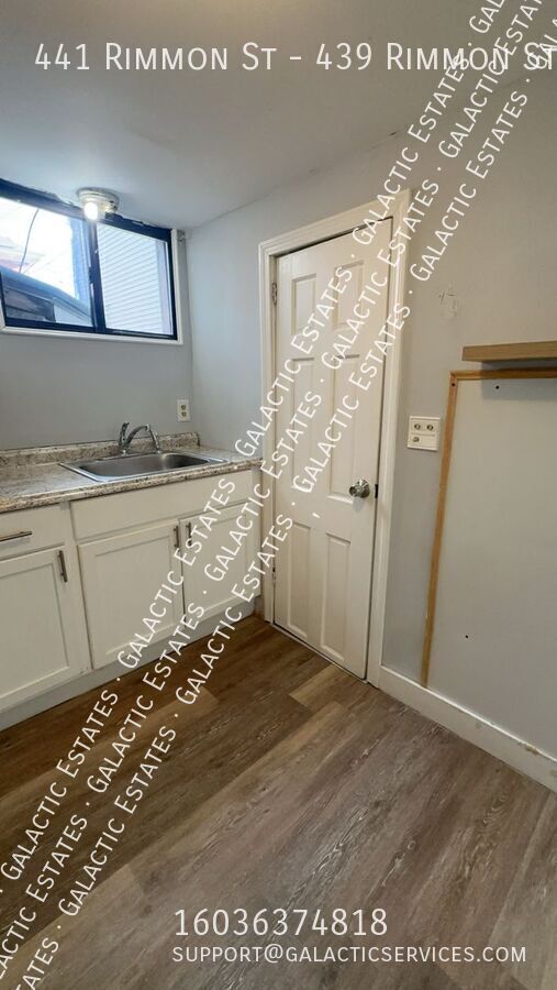 Building Photo - 441 Rimmon St