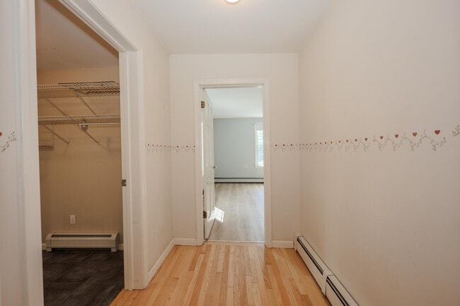 Building Photo - 55 Holbrook Hill Rd