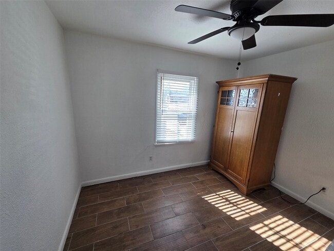 Building Photo - 2559 Valwood Pkwy