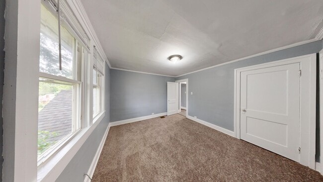 Building Photo - 2 Bedroom on a Corner Lot