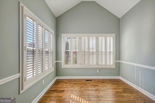 Building Photo - 112 Cottage Grove