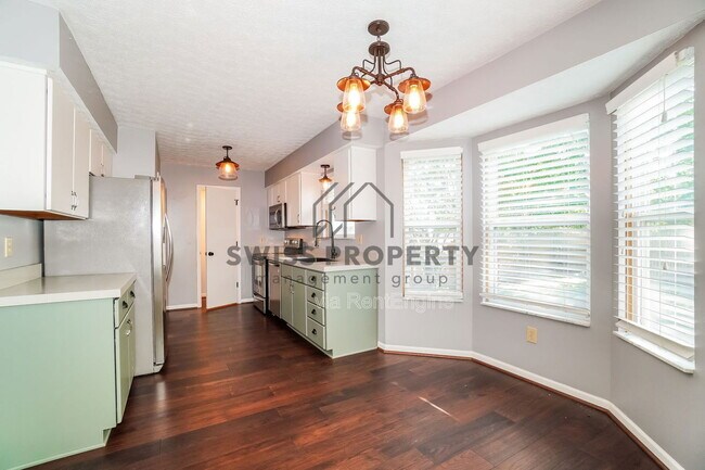 Building Photo - 2212 Kingsglen Dr