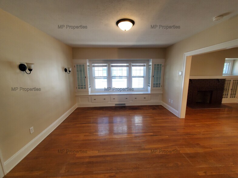 Building Photo - 1302 Hathaway Ave