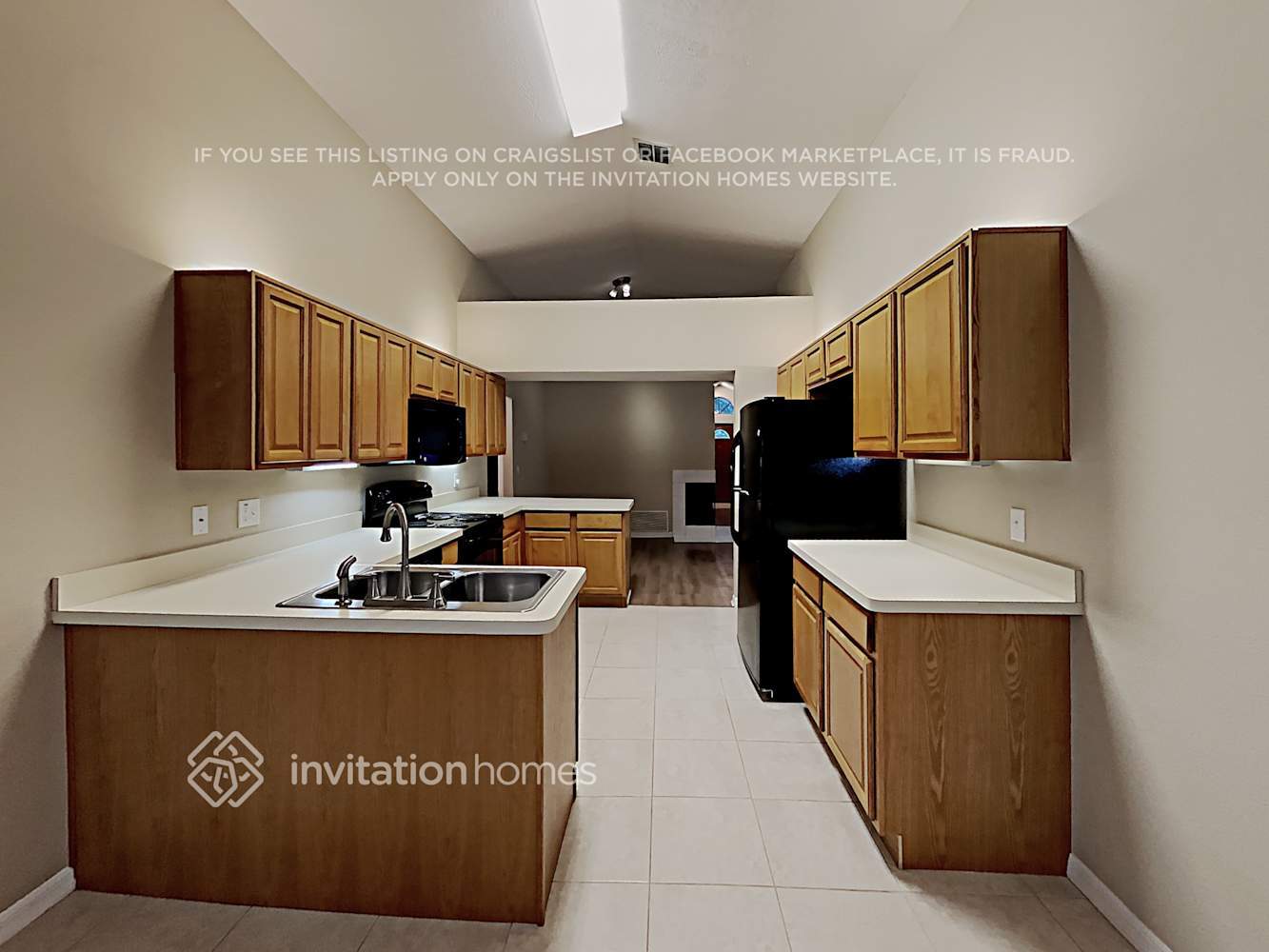 Building Photo - 1453 Hyde Park Dr