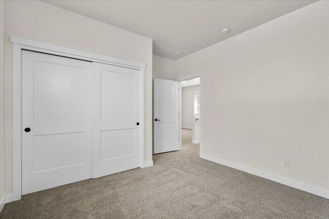 Building Photo - Newly Constructed Home with Spacious Layout