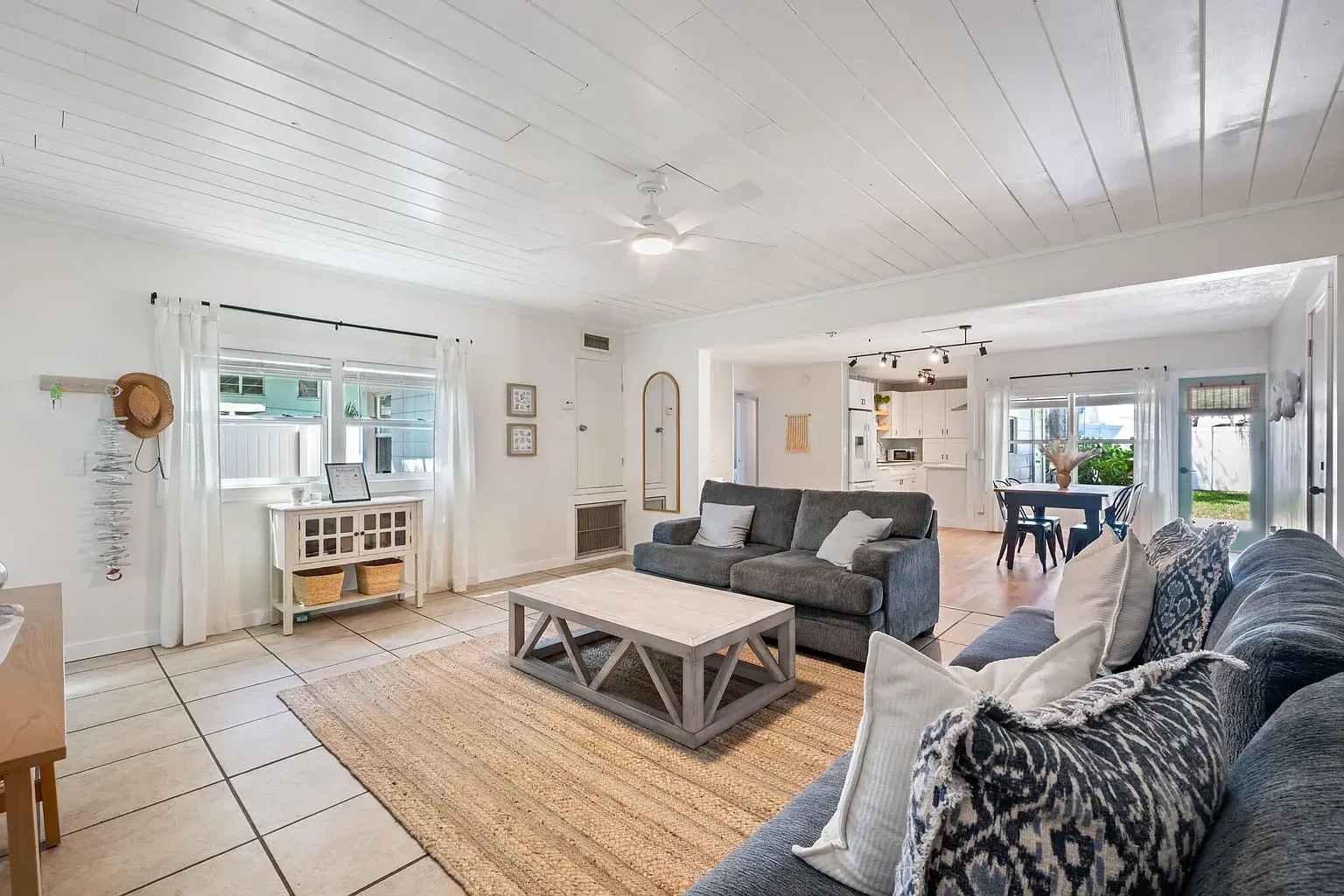 Building Photo - 2441 Granada Ave