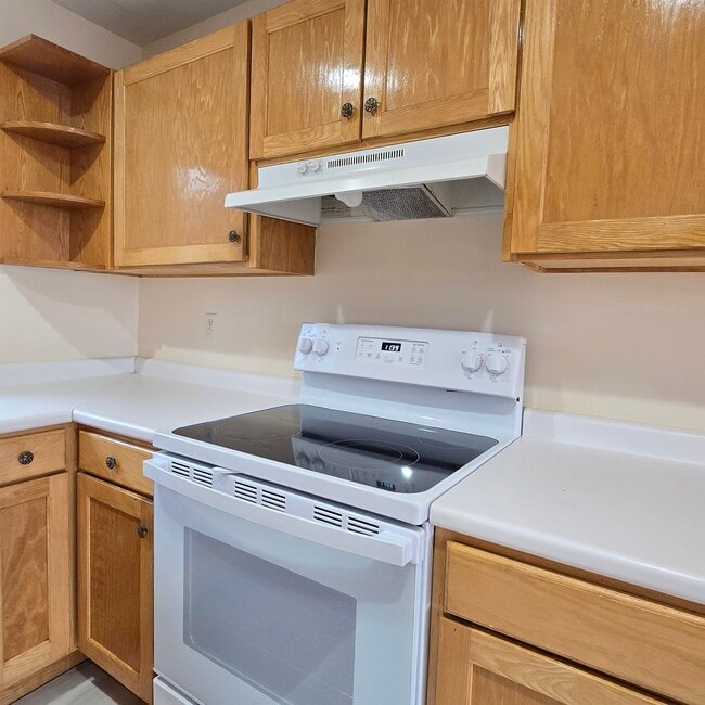 Building Photo - 126 Range Rd