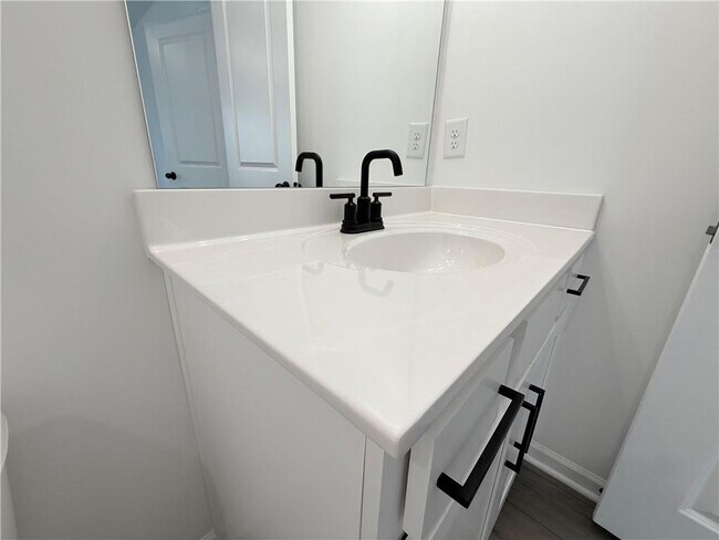 Building Photo - 207 Foxhill Dr
