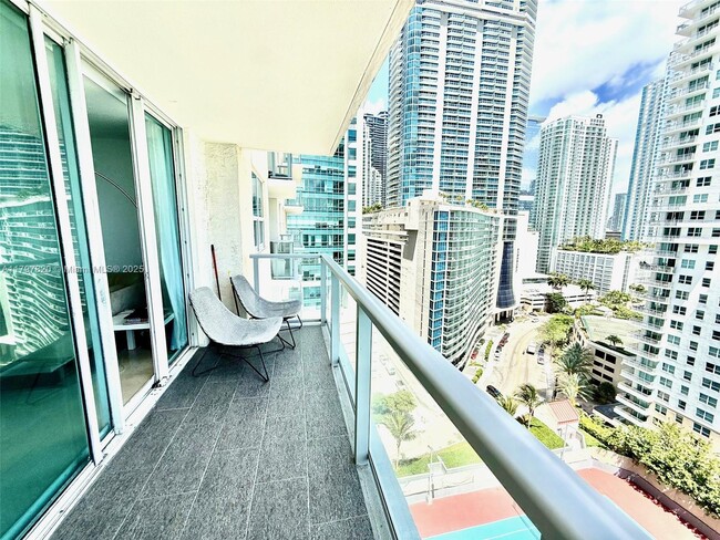 Building Photo - 1155 Brickell Bay Dr
