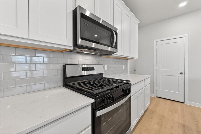 Building Photo - 3903 Flora Fld Dr