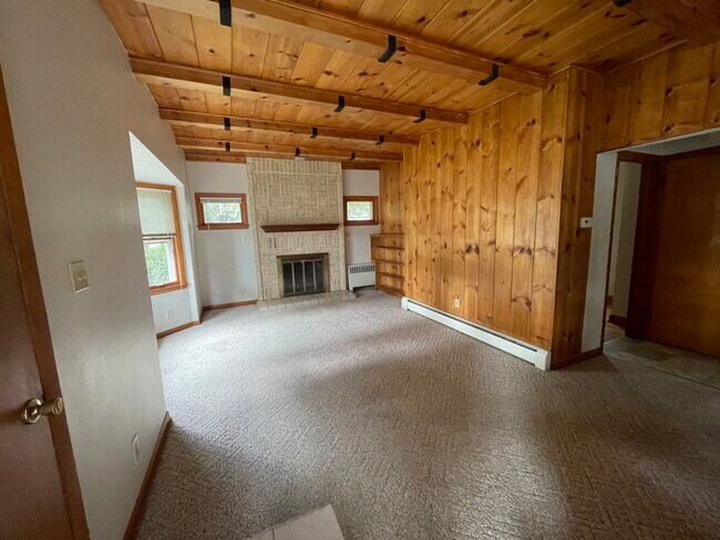 Building Photo - 3958 E Plankinton Ave