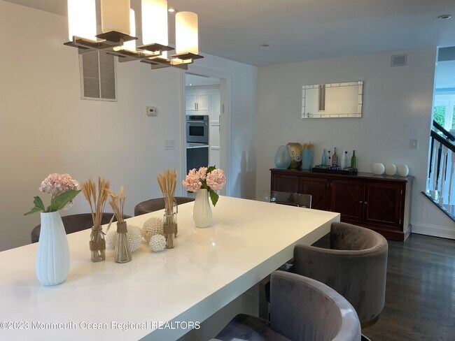 Building Photo - 516 Page Ave