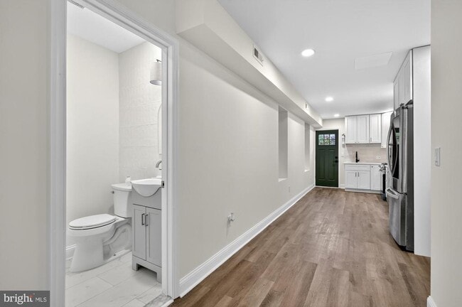 Building Photo - 2447 Turner St