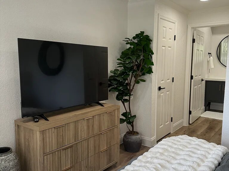 Building Photo - 800 S Dakota Ave