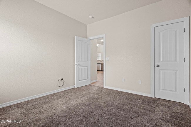 Building Photo - 618 Rafael Marmolejo St