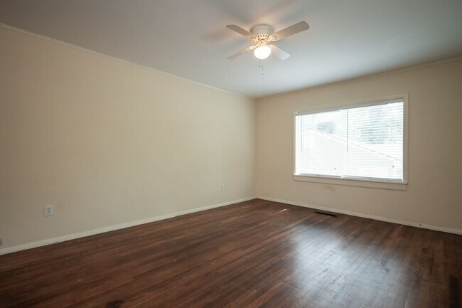 Building Photo - 175 Habersham Way