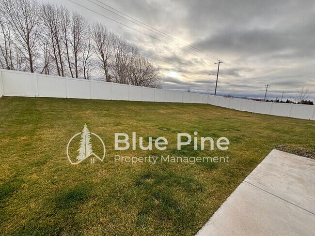 Building Photo - 6879 Bedford Ave