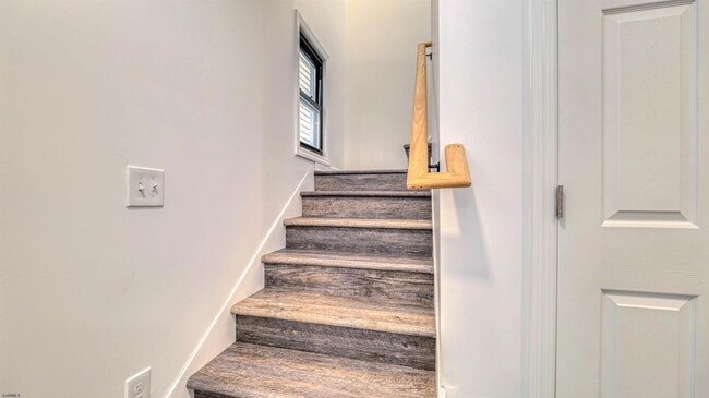 Building Photo - 2637 Arctic Ave