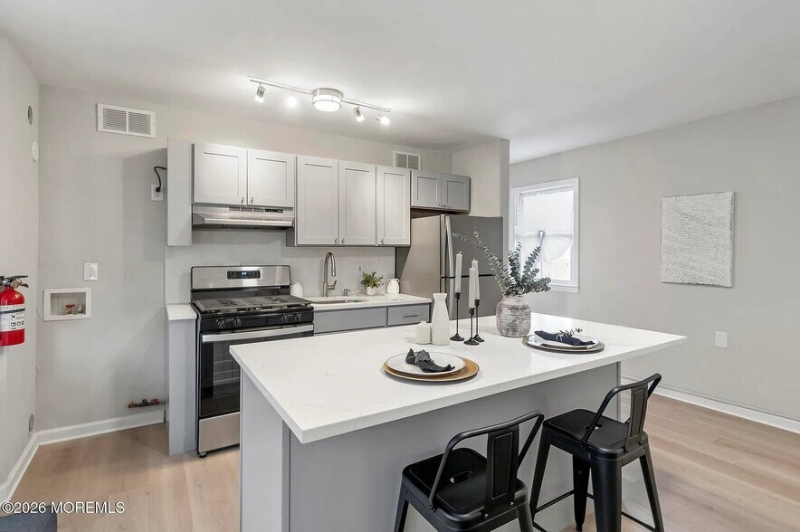 Building Photo - 225 Webster Ave