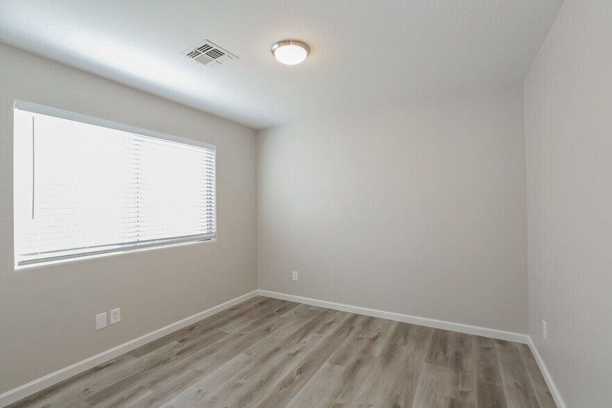Building Photo - 3733 W Dunbar Dr