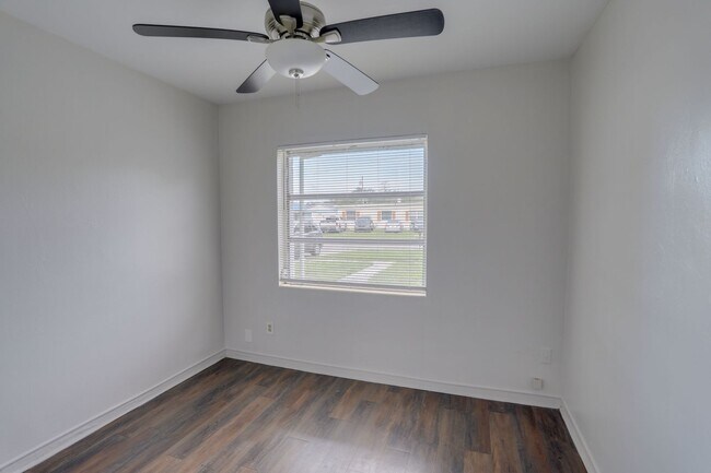 Building Photo - 801 Egan Dr