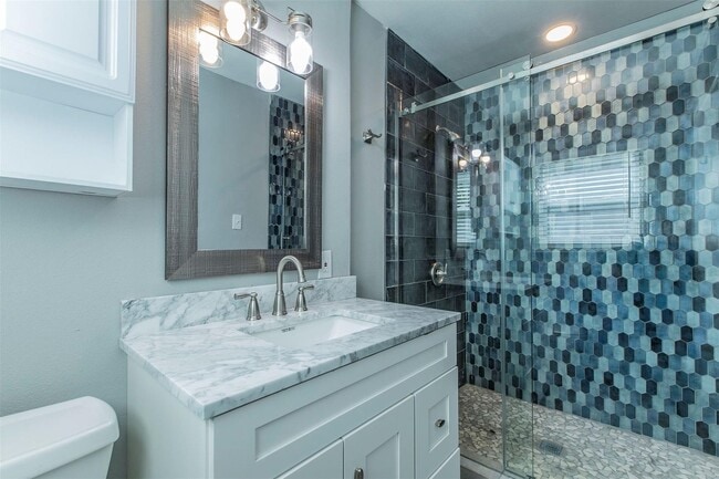 Building Photo - Updated home in Ridglea Hills reduced!