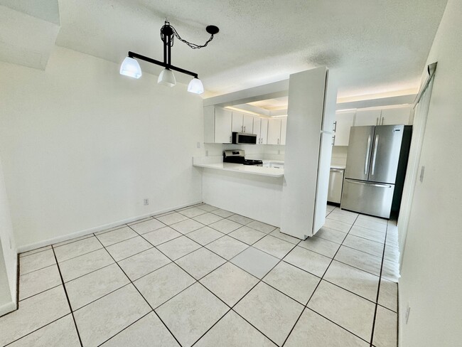 Building Photo - 6330 Red Pine Ln