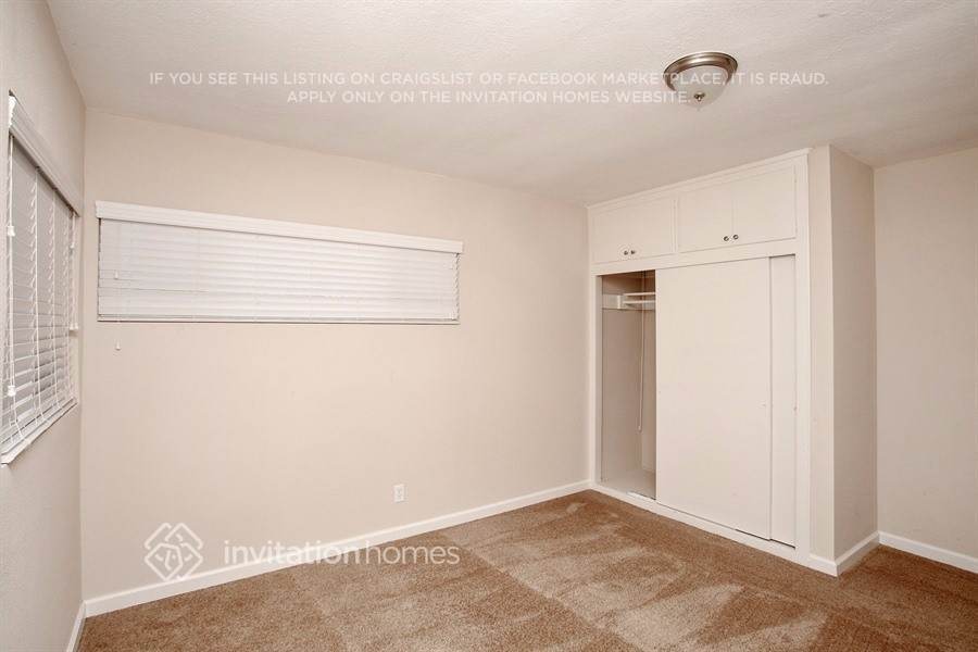 Building Photo - 13207 S Largo Ave