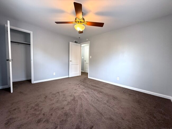 Building Photo - 211 Spencer St