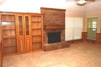 Building Photo - 314 Raintree Ln