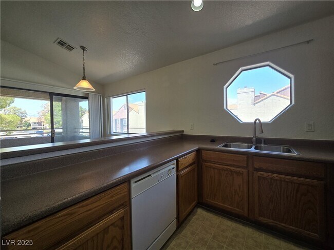 Building Photo - 5030 S Rainbow Blvd