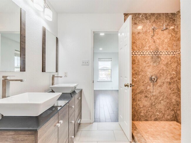 Building Photo - 12825 Sexson Ridge Cove