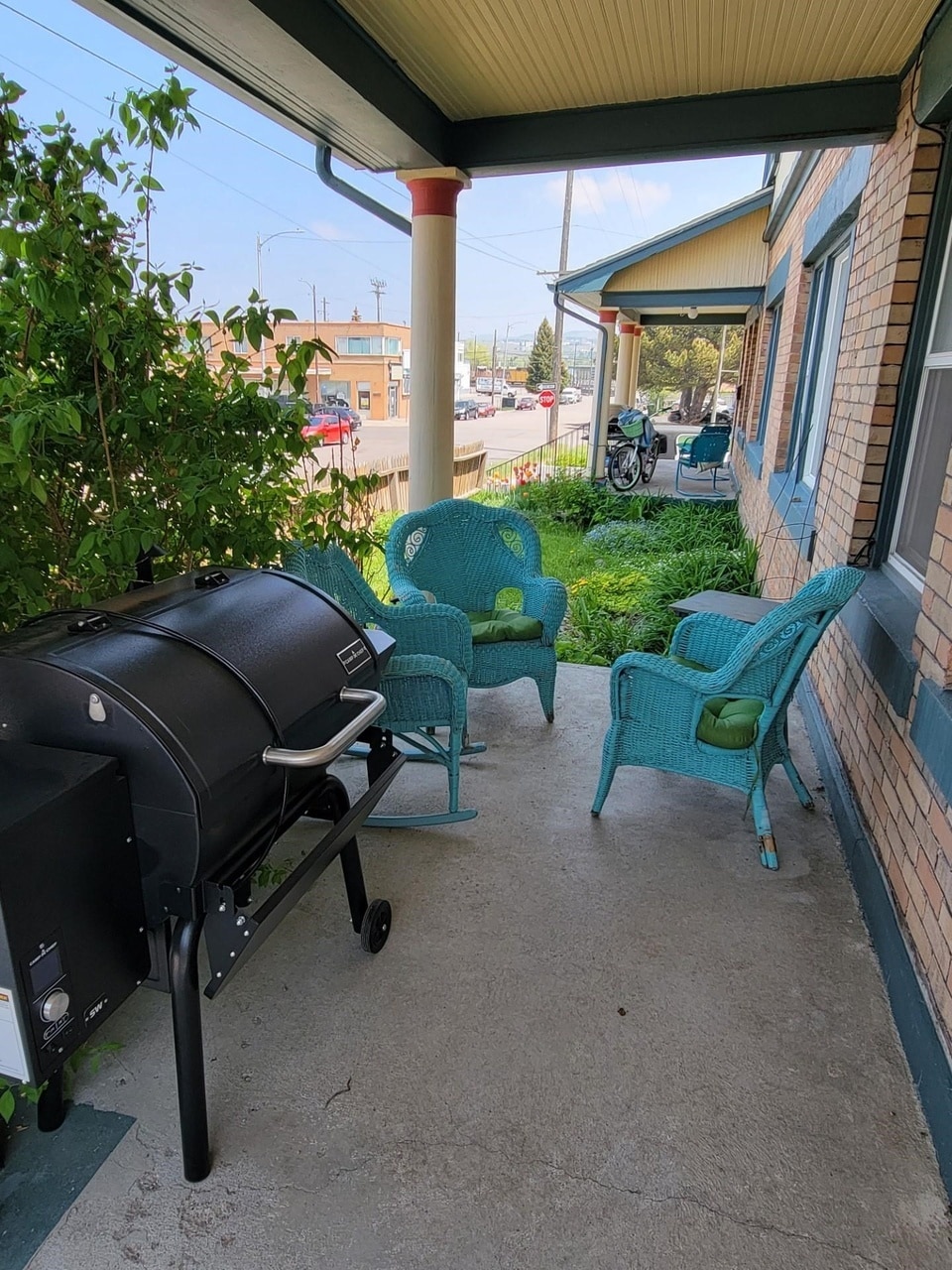 Porch - 315 W Halliday St