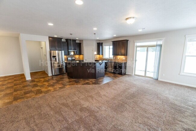 Building Photo - 8915 W Red St