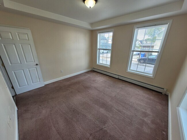 Building Photo - 21 Jane St