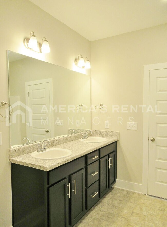 Building Photo - Home for Rent in Tuscaloosa... Available t...
