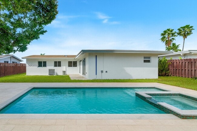 Primary Photo - 1520 NE 14th Terrace