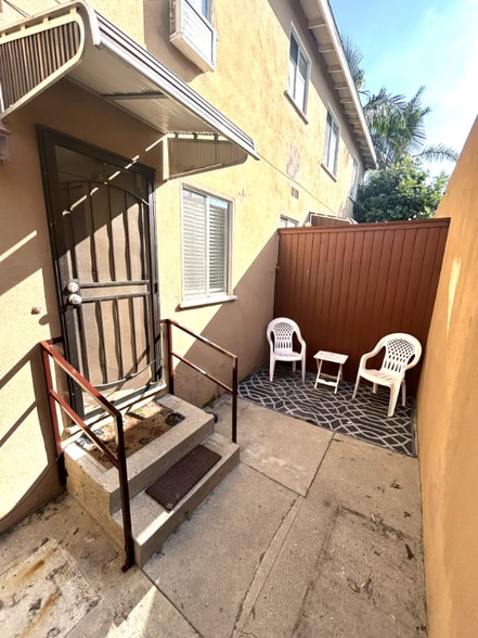 Building Photo - 4021 S Centinela Ave