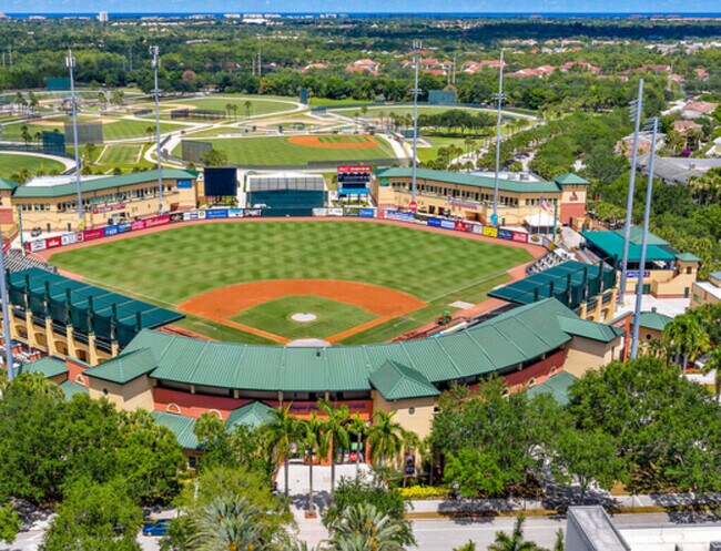 Building Photo - 1203 Town Center Dr