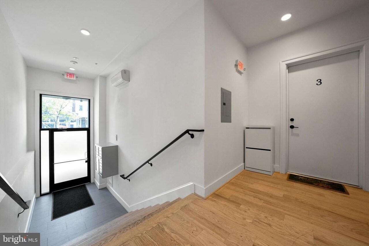 Building Photo - 811 Upshur St NW