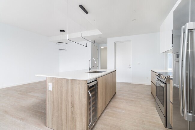 Building Photo - 545 SW 11th St