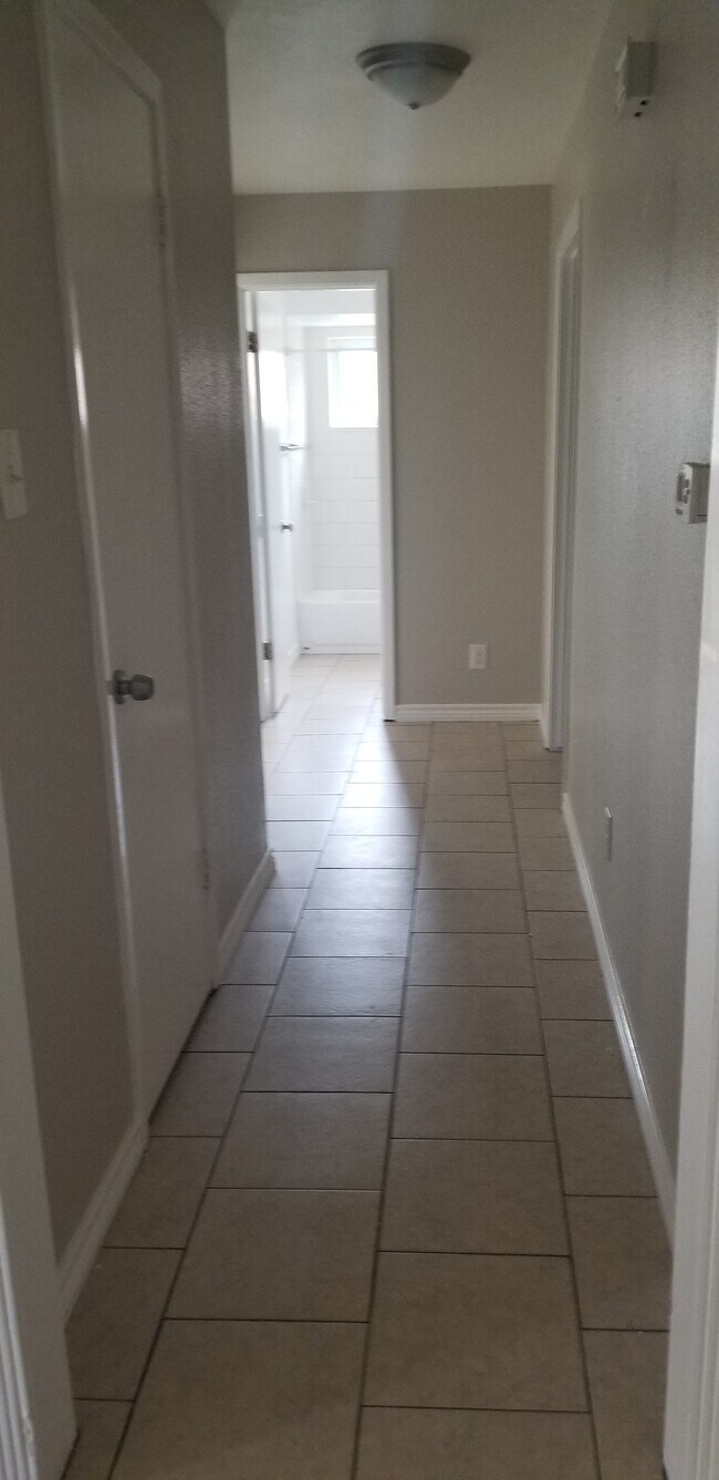 Building Photo - 4433 College Park Dr