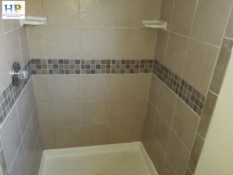 Building Photo - 817 Badger Dr