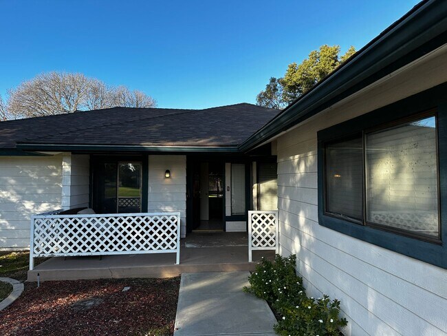 Building Photo - House