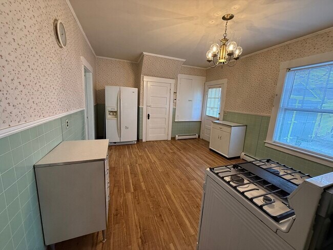 Building Photo - 173 Princeton Blvd