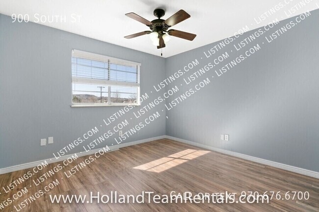 Building Photo - 900 South St