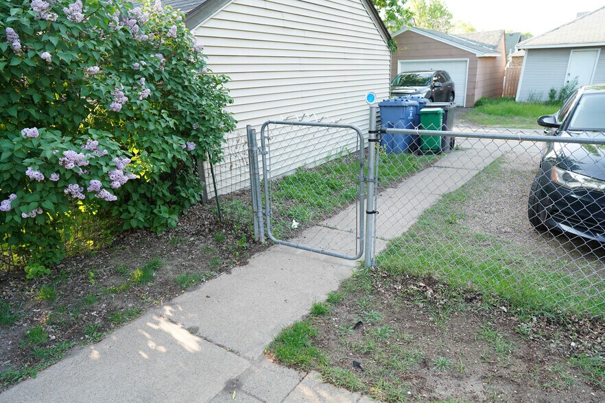 Exit to rear parking spot - 413 19th Ave NE
