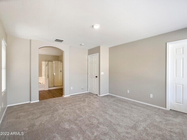 Building Photo - 2622 W Florentine Rd