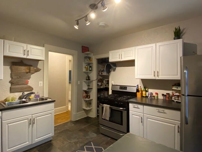 Building Photo - 3136 Lyndale Ave S