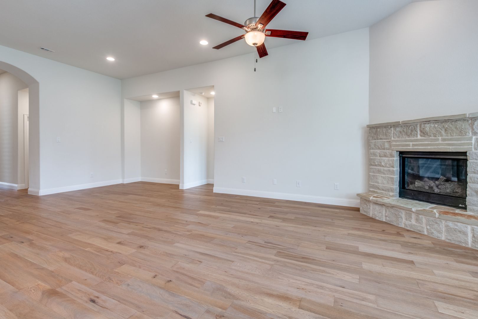 Building Photo - 1117 9th St